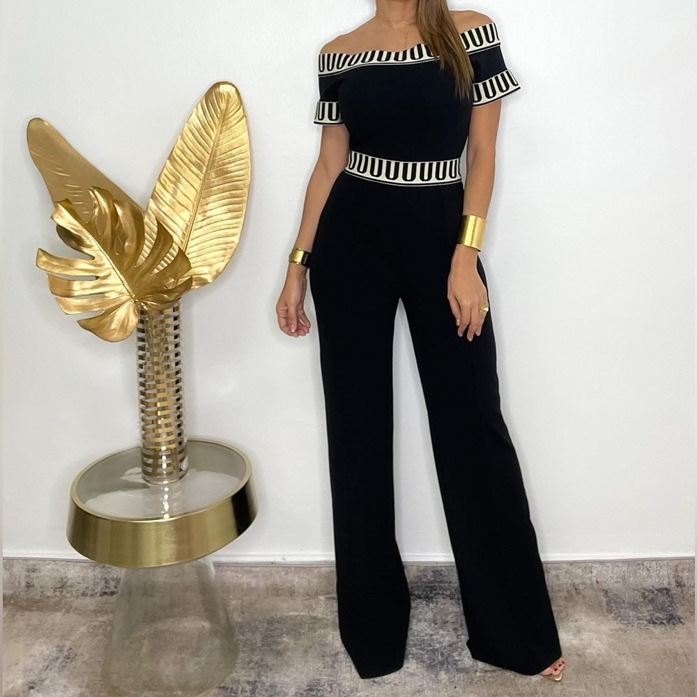 PRE-OWNED- VALENTINE - Elegant Black Off-Shoulder Jumpsuit - Small